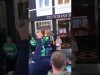 Irland-Fans bejubeln Victoria Secret Kundinnen