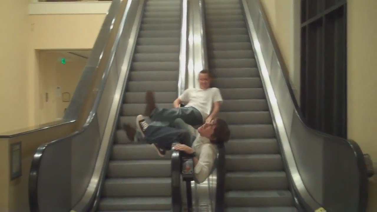 Rolltreppe Fail Compilation Video Auf 